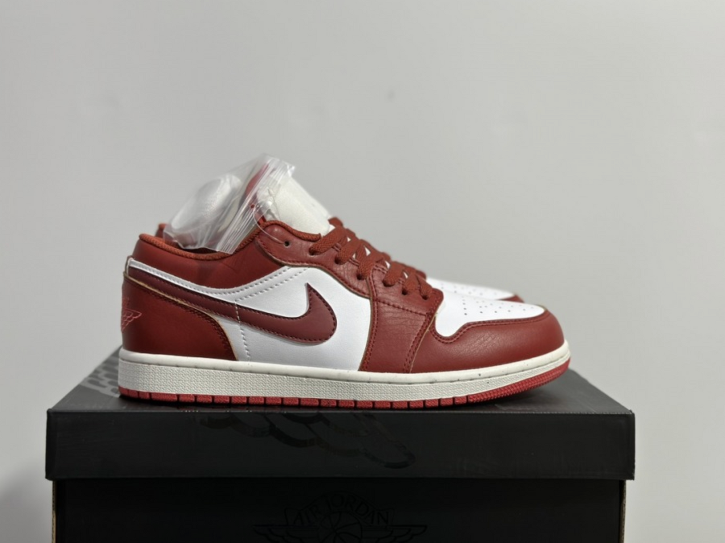 Air Jordan 1 Low SE GS 'Dune Red'