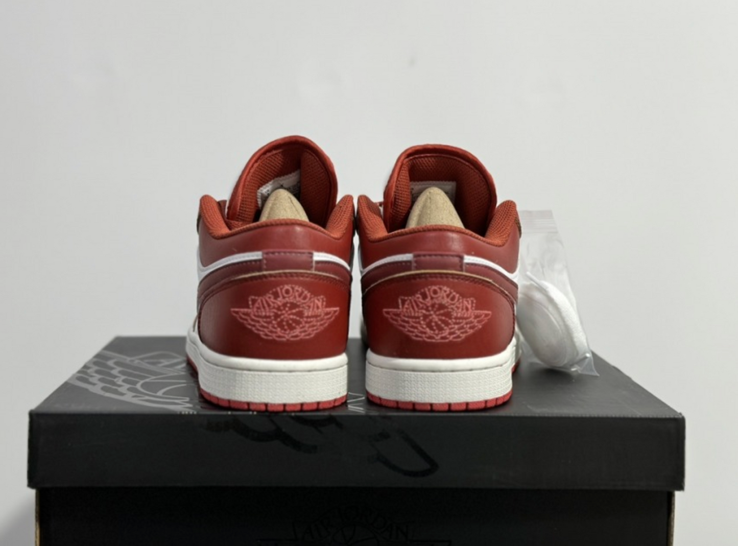 Air Jordan 1 Low SE GS 'Dune Red'