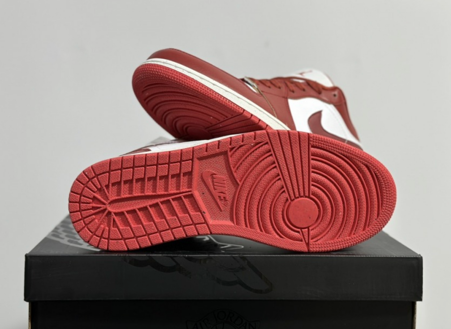 Air Jordan 1 Low SE GS 'Dune Red'