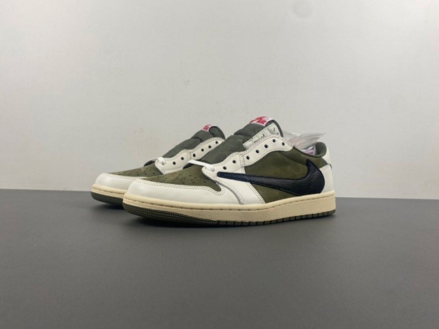 Travis Scott x Air Jordan 1 Low OG 'Olive'